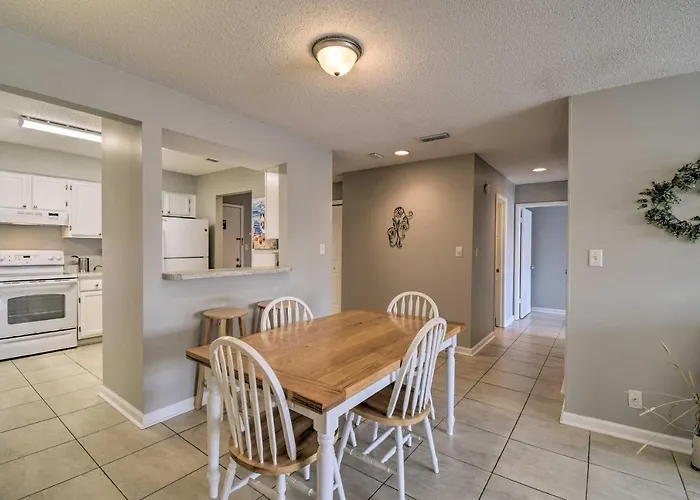 Gulf Shores Condo Private Balcony And Beach Views!